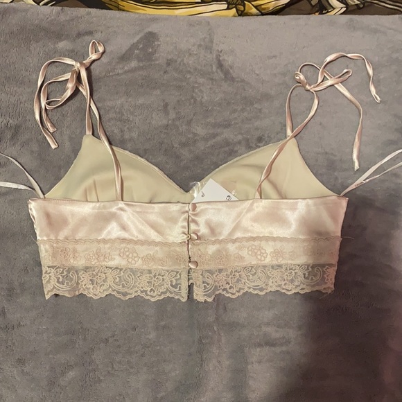 Cute top - Picture 2 of 5